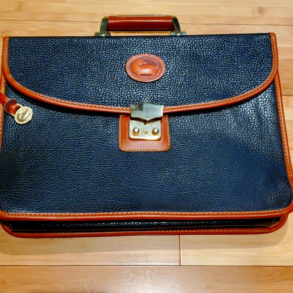 Dooney & Bourke all weather leather laptop case